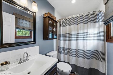 7391 Hidden Glen Drive Amherst OH 44001