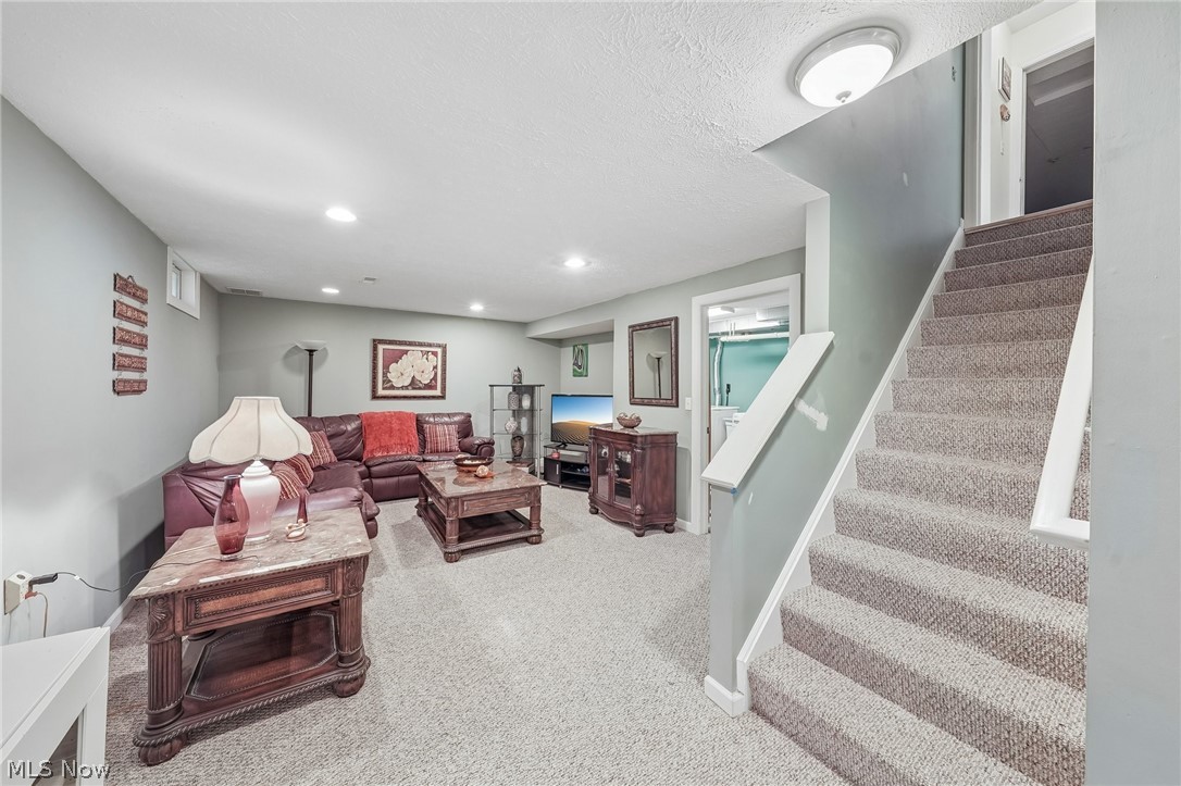 7680 Woodpath Drive Hudson OH 44236