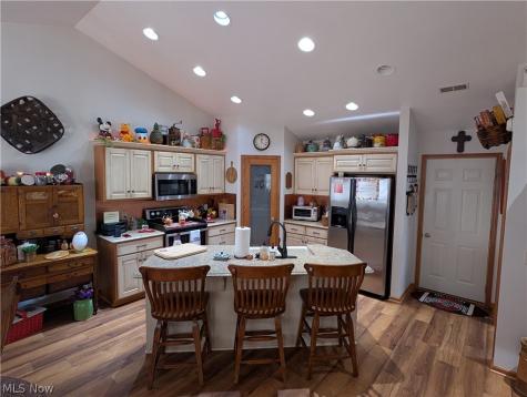 4981 Cardinal Court Millersburg OH 44654