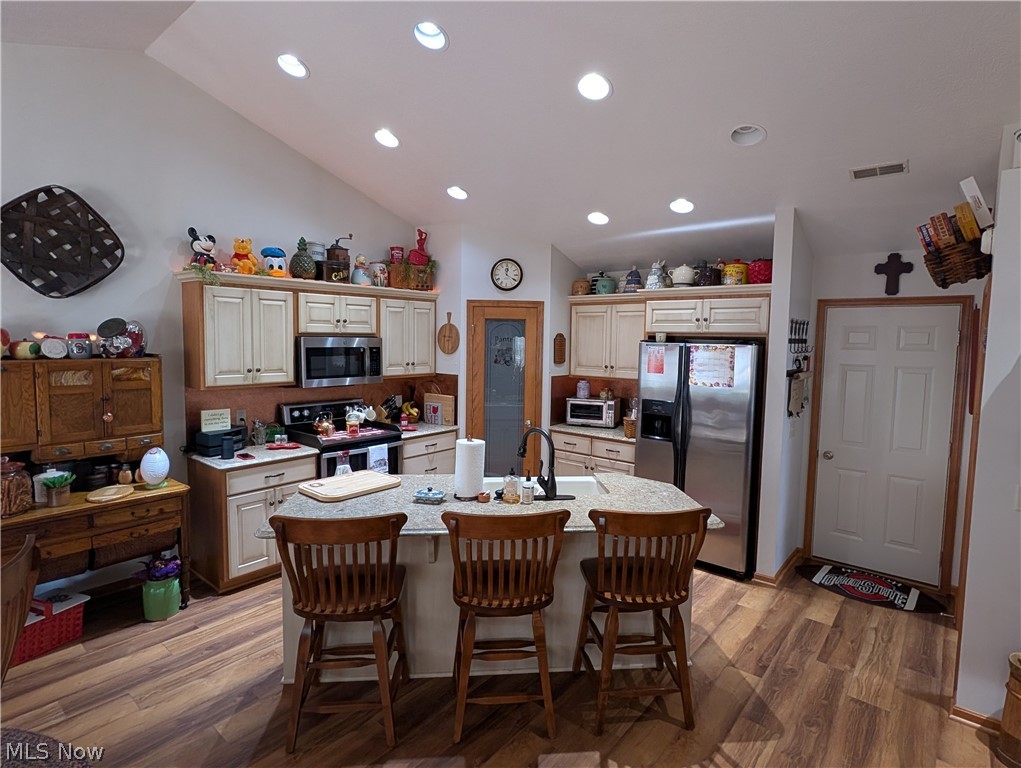 4981 Cardinal Court Millersburg OH 44654