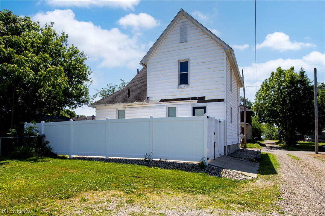 714 Pike Avenue SW Massillon OH 44647