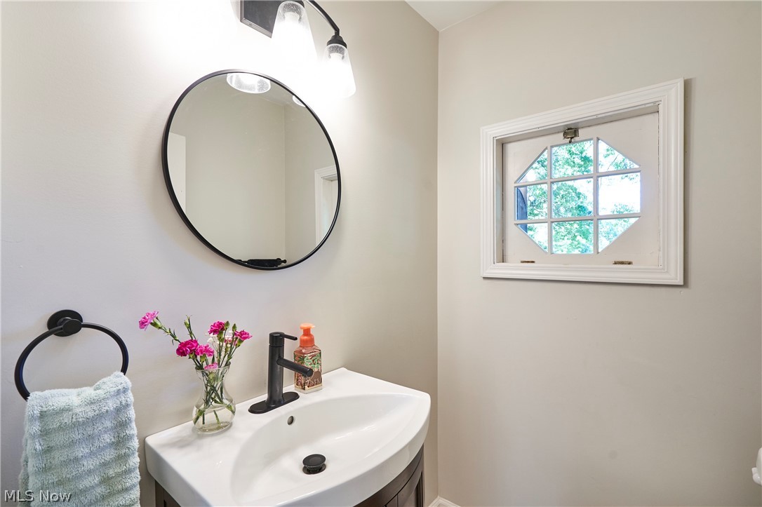 399 Mineola Avenue Akron OH 44313