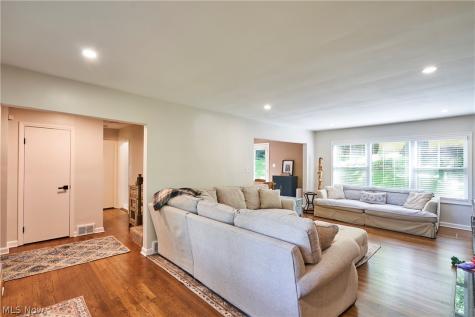 399 Mineola Avenue Akron OH 44313