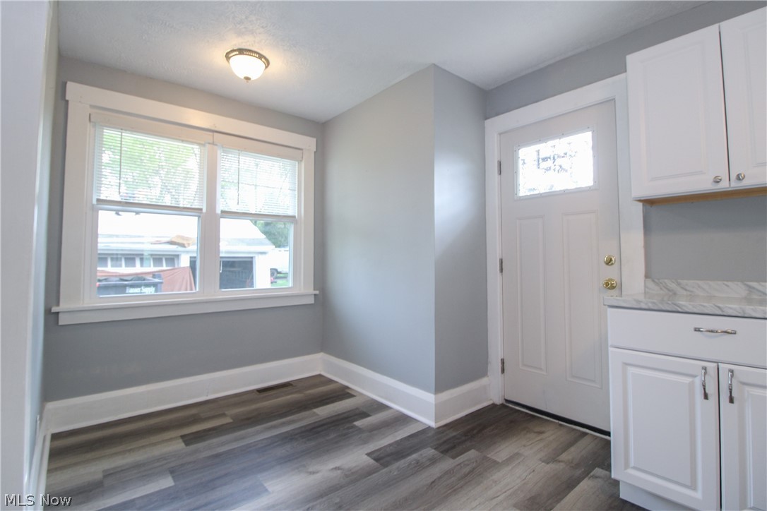 65 Duquesne Street Columbiana OH 44408