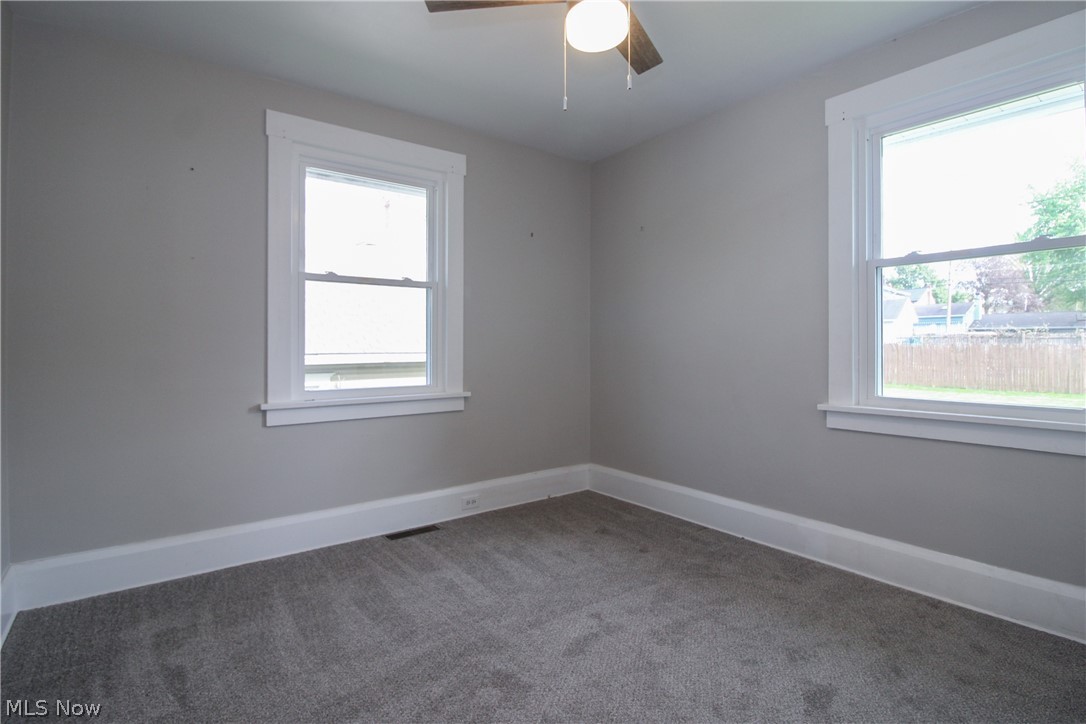 65 Duquesne Street Columbiana OH 44408