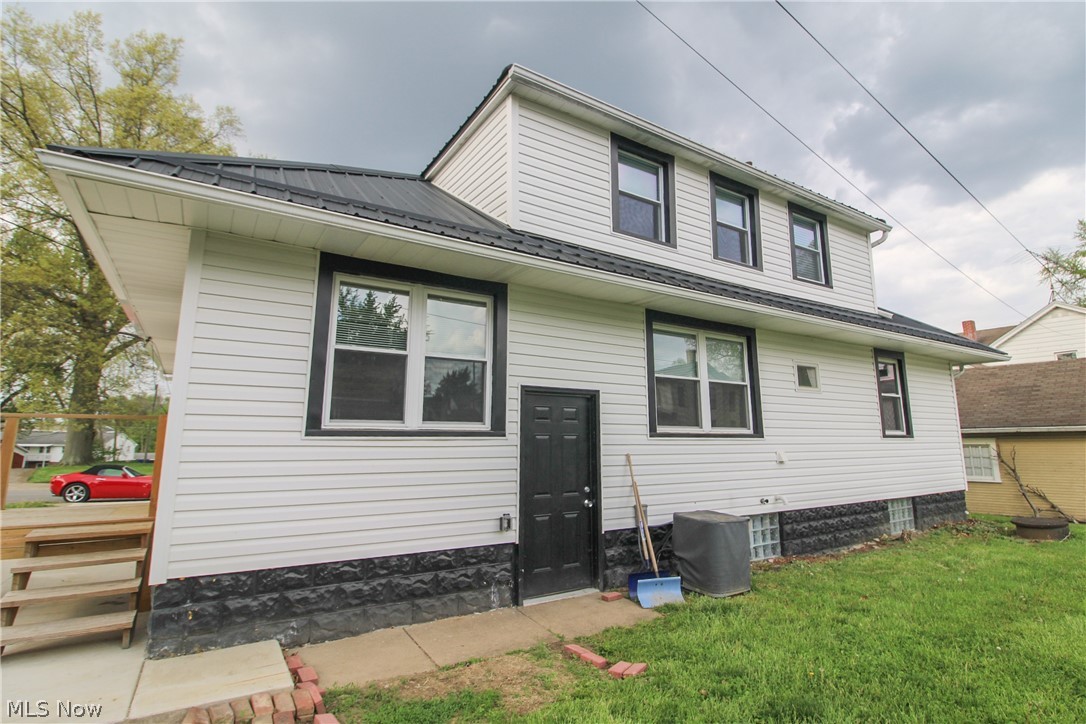 65 Duquesne Street Columbiana OH 44408