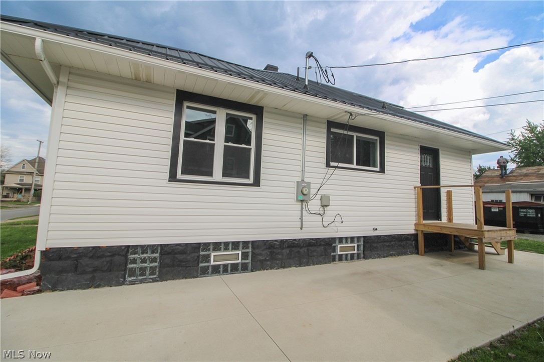 65 Duquesne Street Columbiana OH 44408