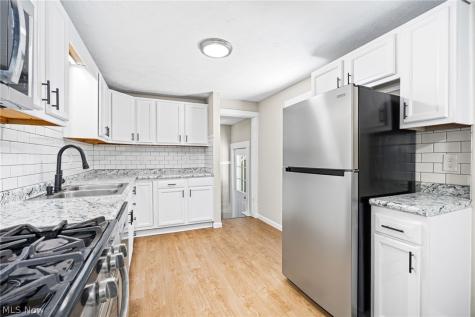 30 16th Street NW Barberton OH 44203