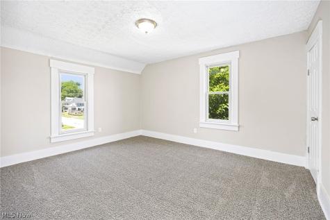 30 16th Street NW Barberton OH 44203