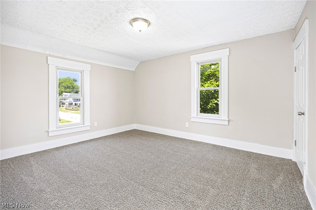 30 16th Street NW Barberton OH 44203
