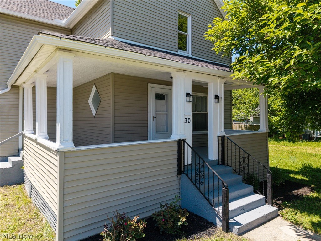 30 16th Street NW Barberton OH 44203