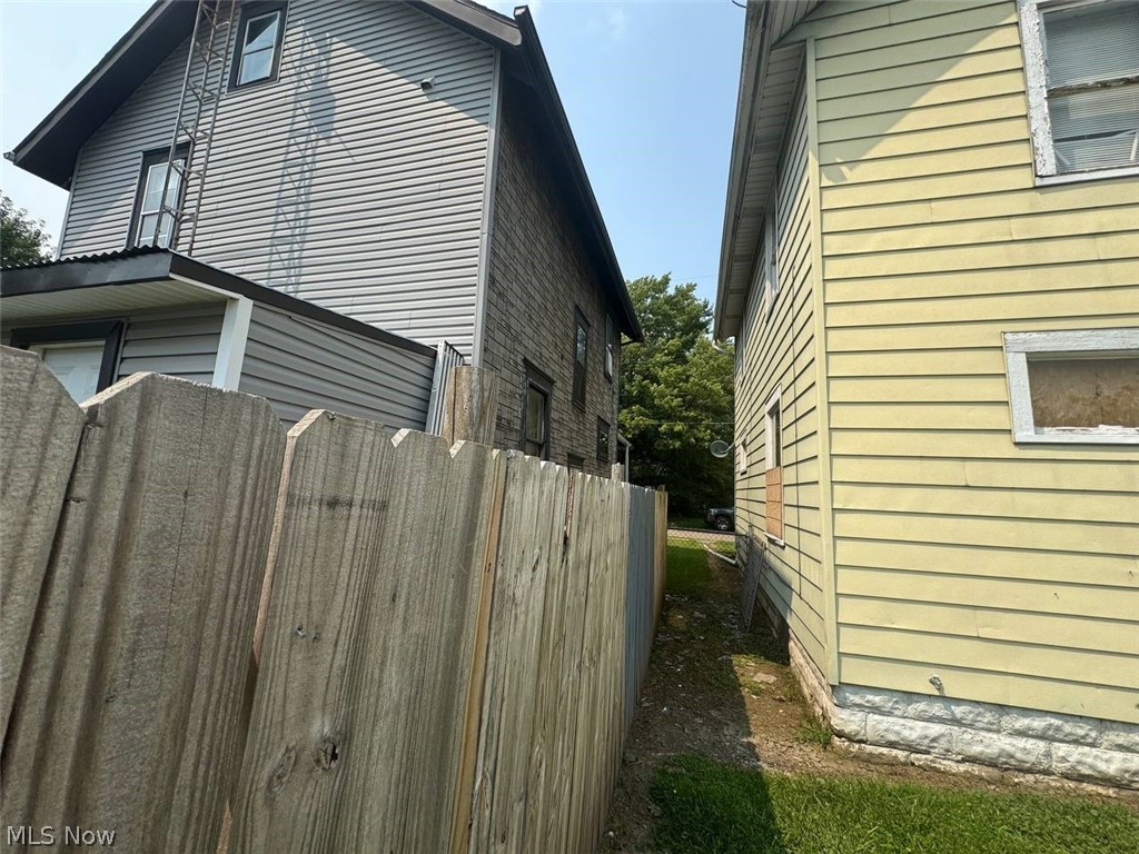 1958 4th Street NE Canton OH 44704