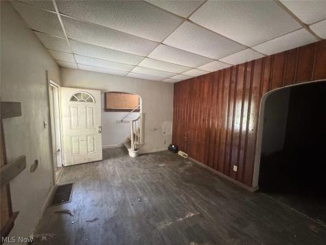 1958 4th Street NE Canton OH 44704