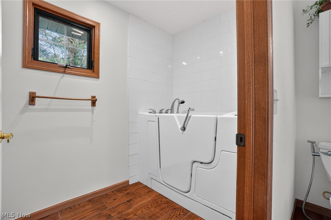 13780 Caves Road Novelty OH 44072