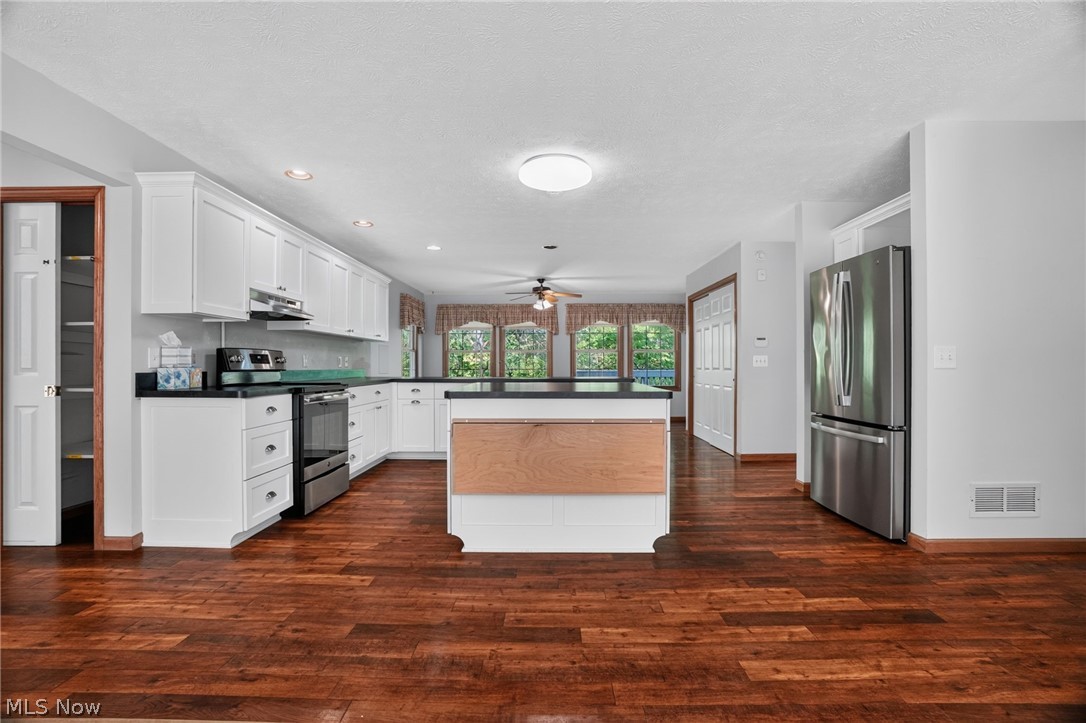 13780 Caves Road Novelty OH 44072