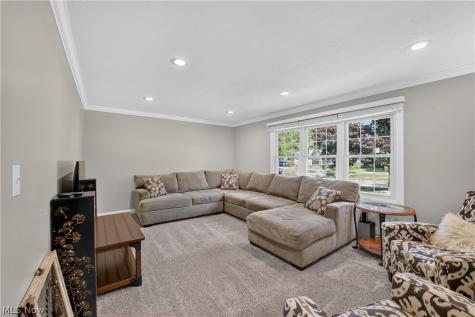 423 Winding Way Wadsworth OH 44281