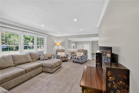 423 Winding Way Wadsworth OH 44281