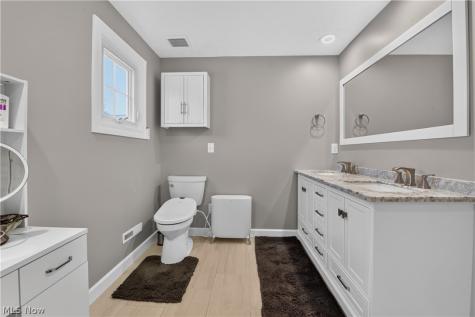 423 Winding Way Wadsworth OH 44281