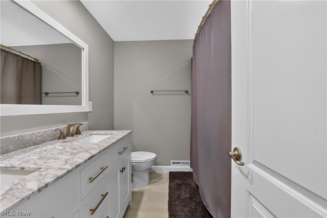 423 Winding Way Wadsworth OH 44281