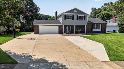 423 Winding Way Wadsworth OH 44281