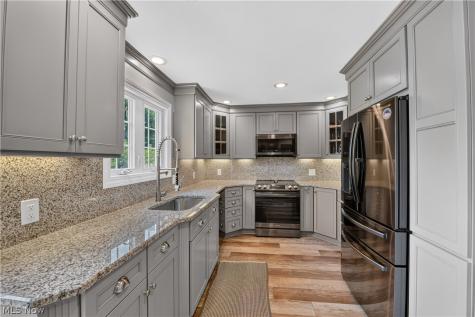 423 Winding Way Wadsworth OH 44281