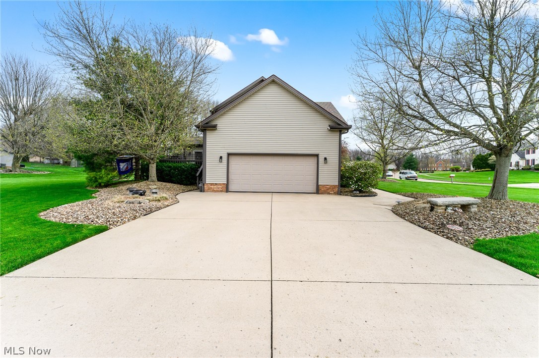 98 Jade Circle Canfield OH 44406