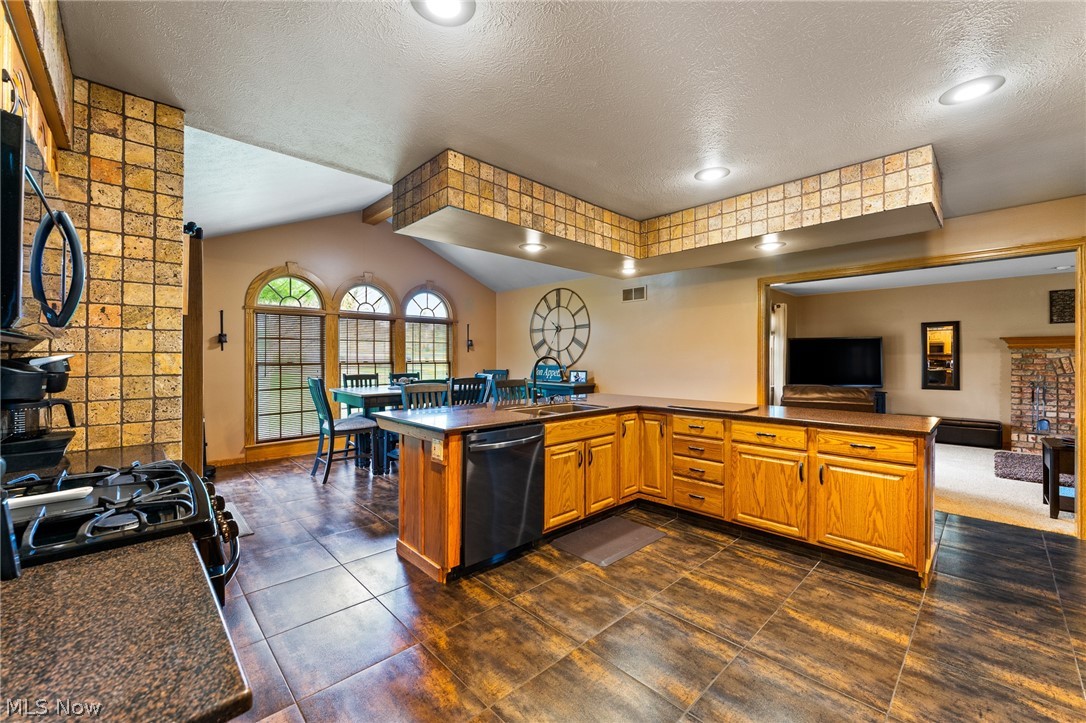 98 Jade Circle Canfield OH 44406