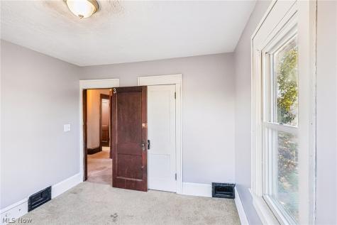 2211 20th Street SW Akron OH 44314