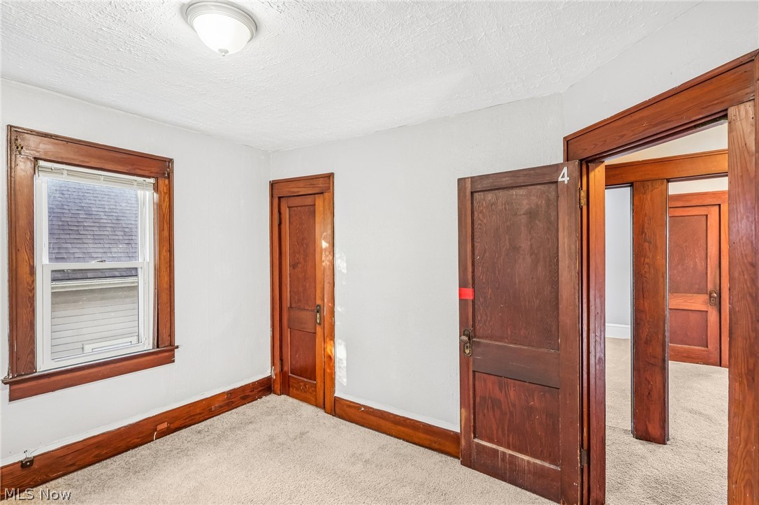 2211 20th Street SW Akron OH 44314