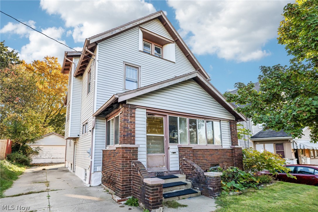 2211 20th Street SW Akron OH 44314