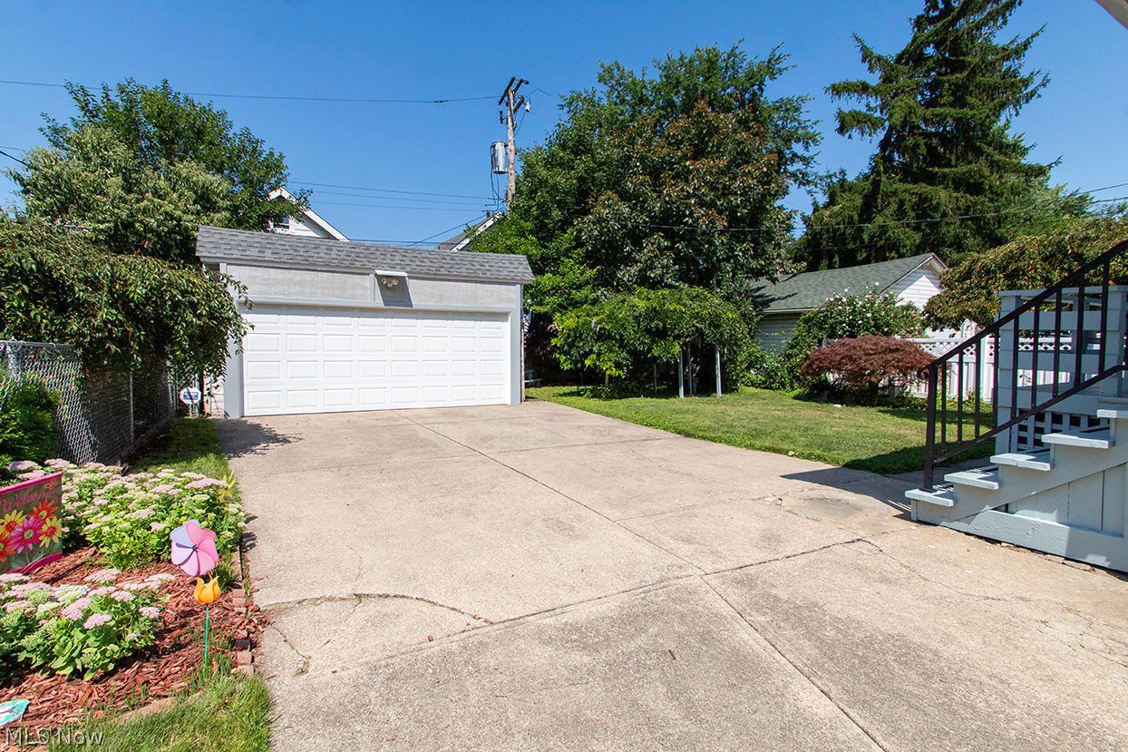 11116 Parkhurst Drive Cleveland OH 44111