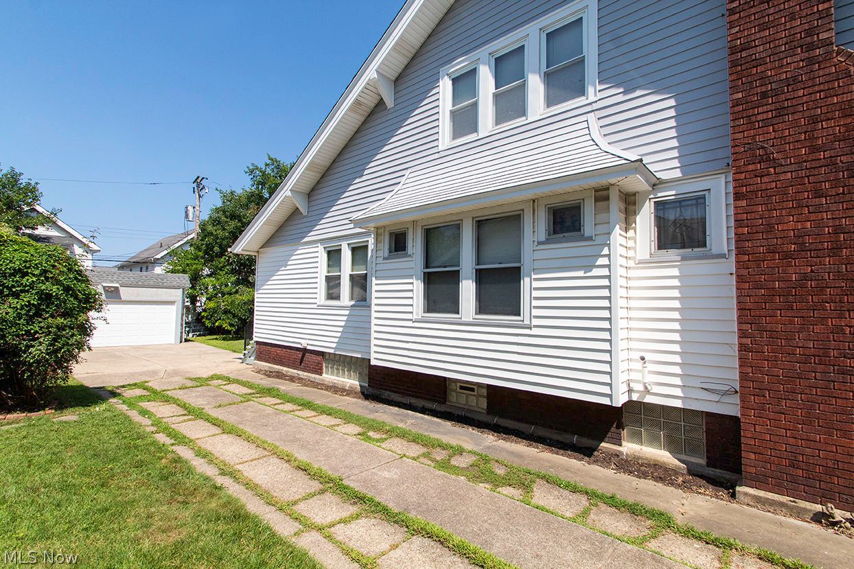 11116 Parkhurst Drive Cleveland OH 44111