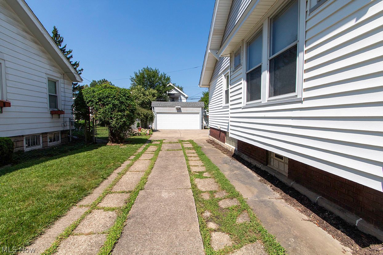 11116 Parkhurst Drive Cleveland OH 44111