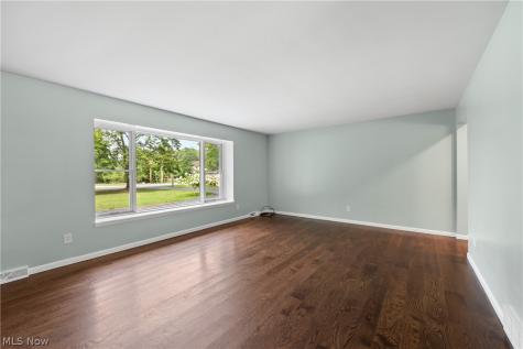 15038 Alexander Road Walton Hills OH 44146