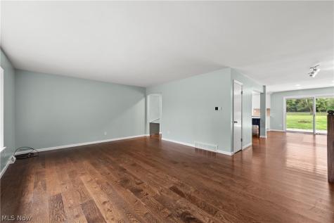 15038 Alexander Road Walton Hills OH 44146