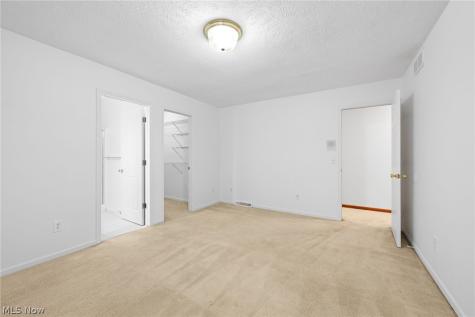 29008 Uxbridge Drive Willowick OH 44095