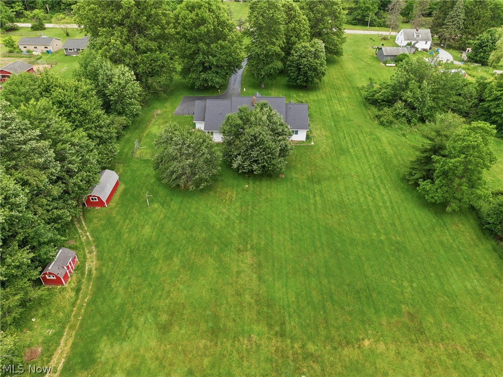 18330 Shaw Road Chagrin Falls OH 44023