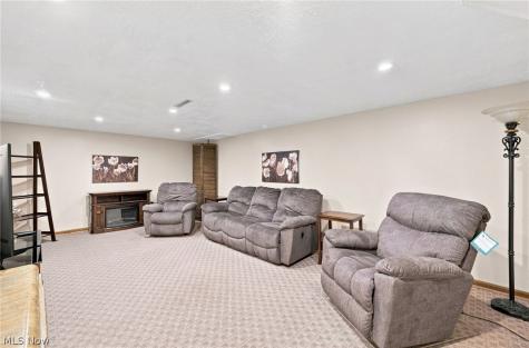 4033 Court Road Wakeman OH 44889