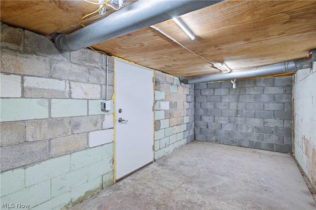 32880 Camp Drive Hanoverton OH 44423