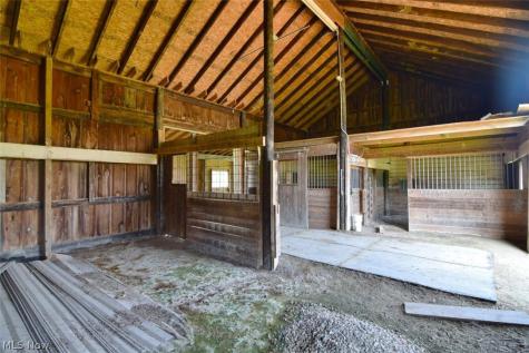 15227 Leroy Road Thompson OH 44086