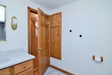 15227 Leroy Road Thompson OH 44086