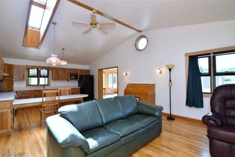 15227 Leroy Road Thompson OH 44086