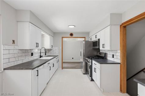 333 E Ridgewood Drive Seven Hills OH 44131