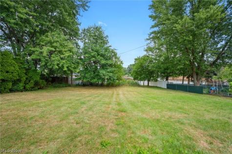 333 E Ridgewood Drive Seven Hills OH 44131