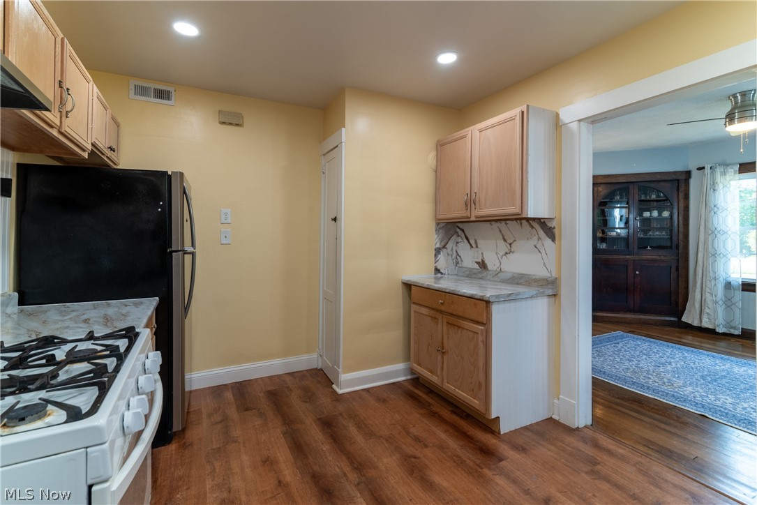 423 Bradley Lane Youngstown OH 44504