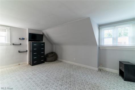 423 Bradley Lane Youngstown OH 44504