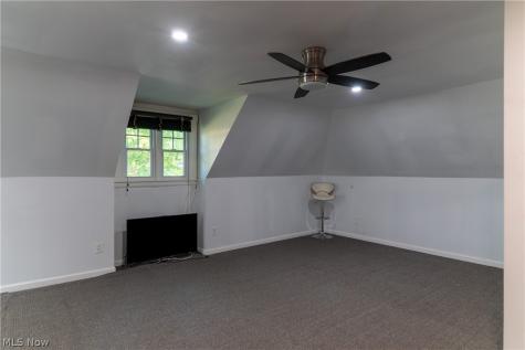 423 Bradley Lane Youngstown OH 44504