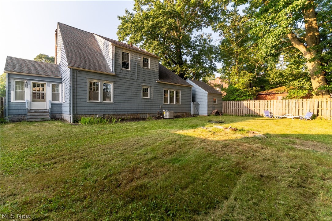 423 Bradley Lane Youngstown OH 44504
