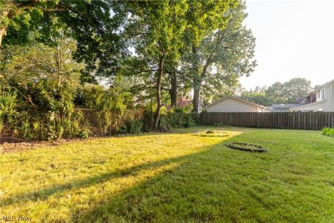 423 Bradley Lane Youngstown OH 44504