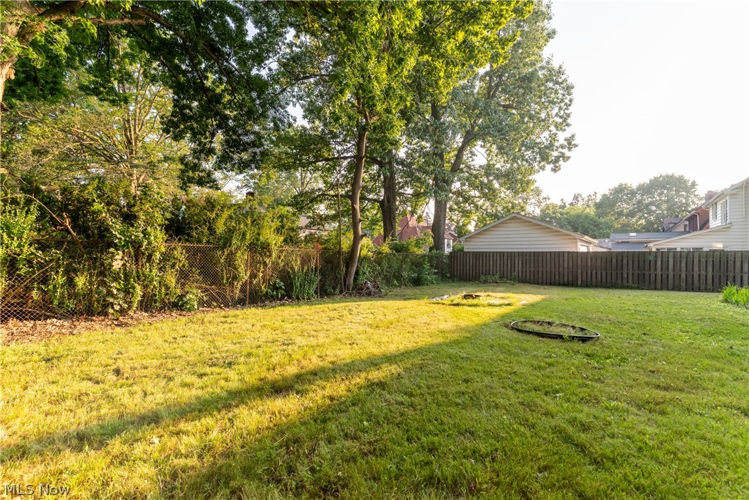 423 Bradley Lane Youngstown OH 44504